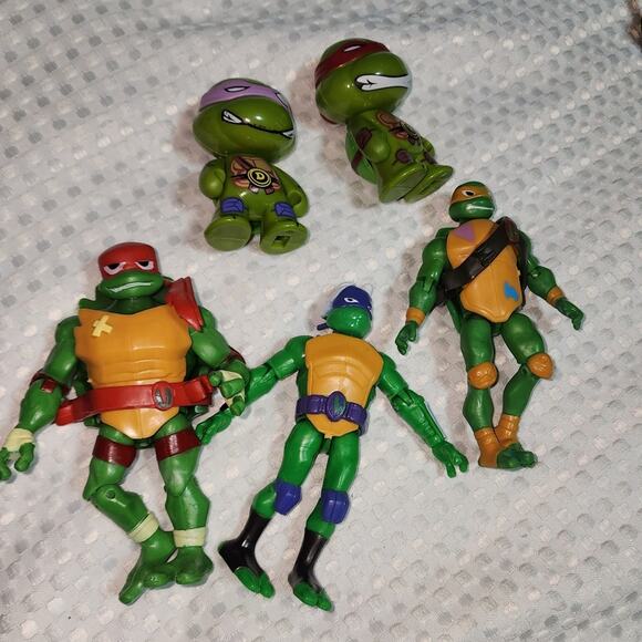 TNT TEENAGE MUTANT NINJA TURTLES EUC FIGURES SET 5 PIECES - Picture 1 of 9